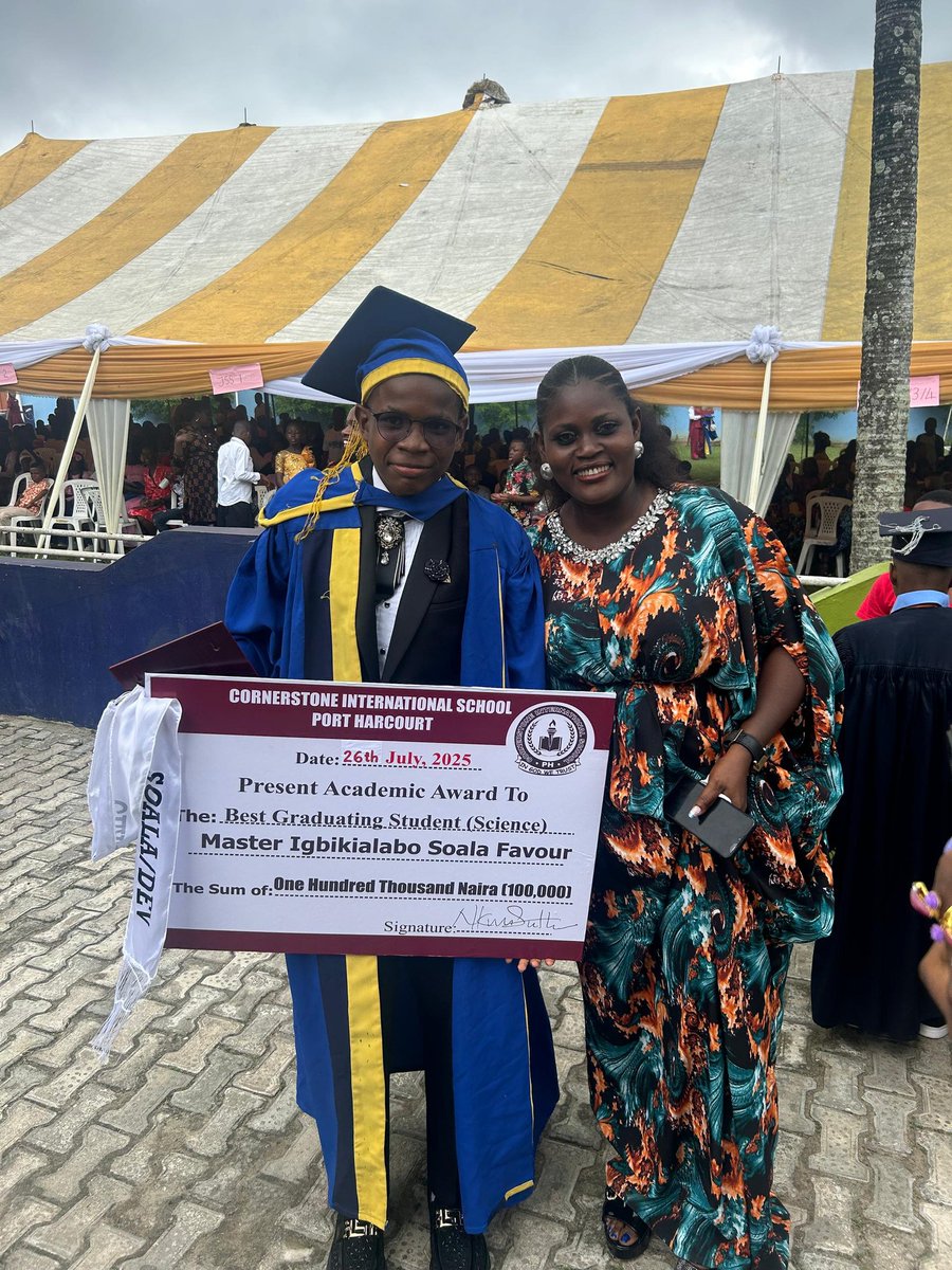 144_soala's tweet image. Something Great !!
Today was my graduation and I bagged the Best Graduating Student for the Class Of 2025 we thank God for the opportunity.
You dream.... then you achieve
Tech and School. ❤️
I'm now going into another phase of life outside Secondary School.