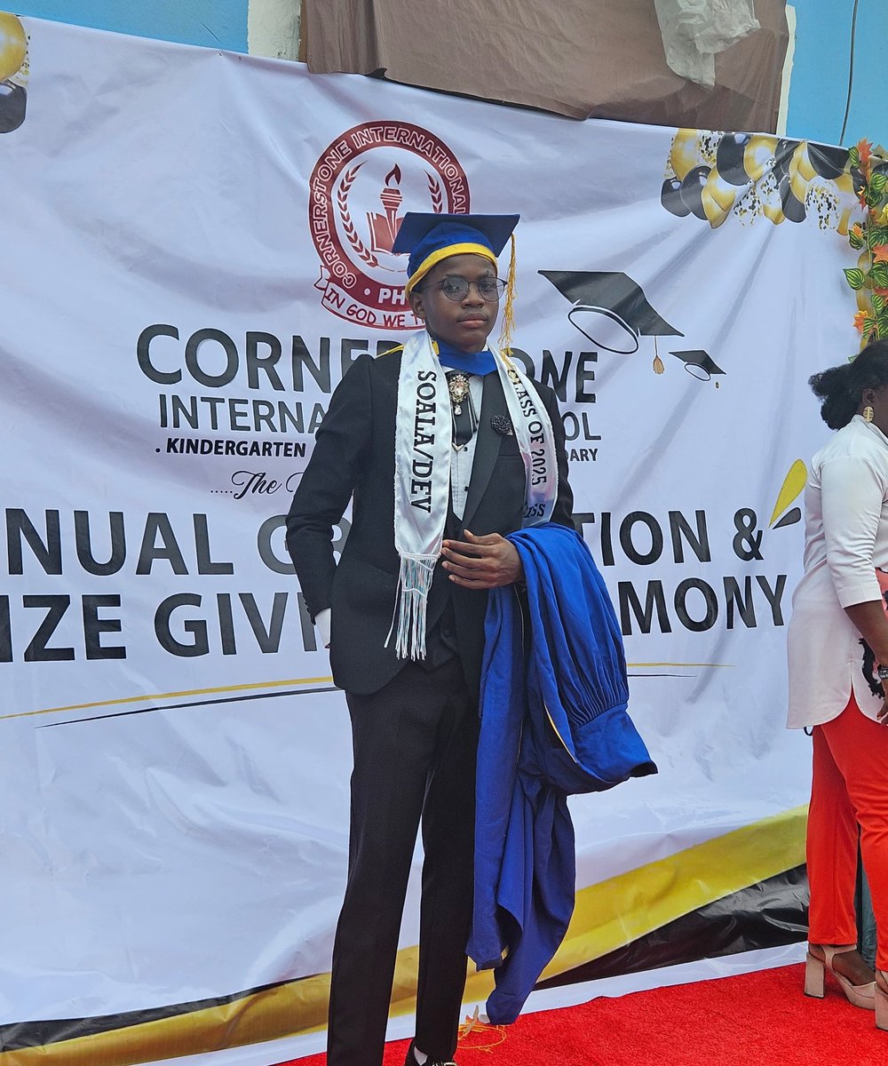 144_soala's tweet image. Something Great !!
Today was my graduation and I bagged the Best Graduating Student for the Class Of 2025 we thank God for the opportunity.
You dream.... then you achieve
Tech and School. ❤️
I'm now going into another phase of life outside Secondary School.