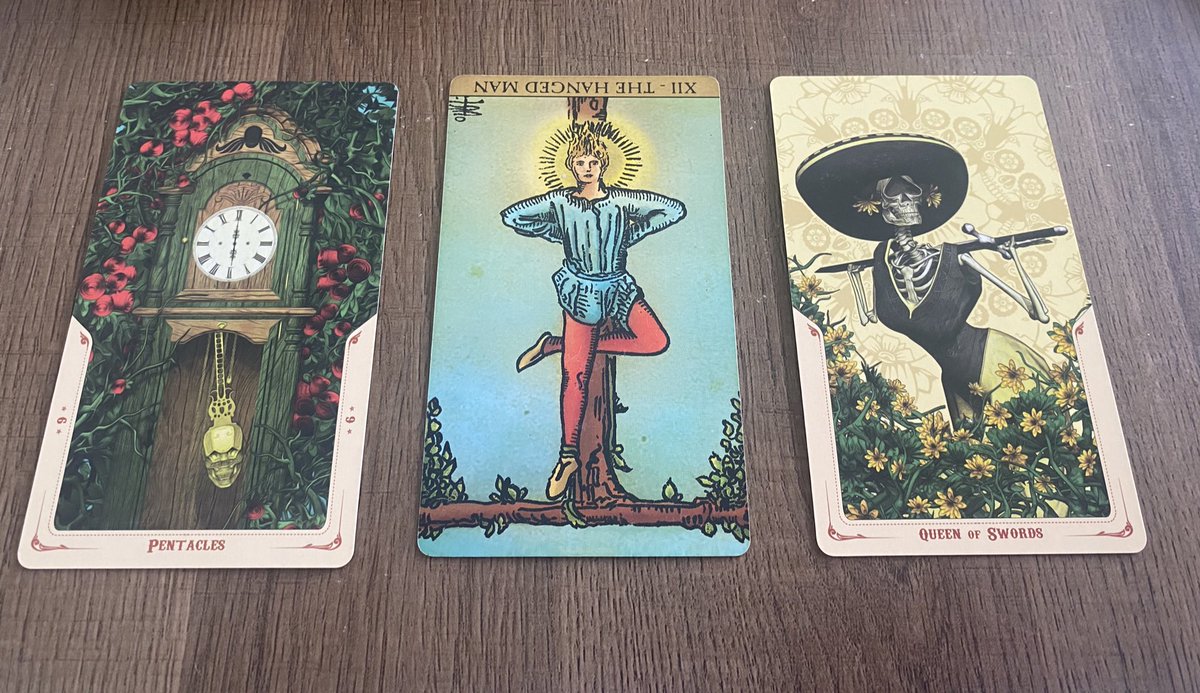 reiniofbastos's tweet photo. ULTIMO FINDE DE JULIO 

mutables (géminis, virgo, sagitario, piscis)

6 de oros, el colgado invertido, reina de espada