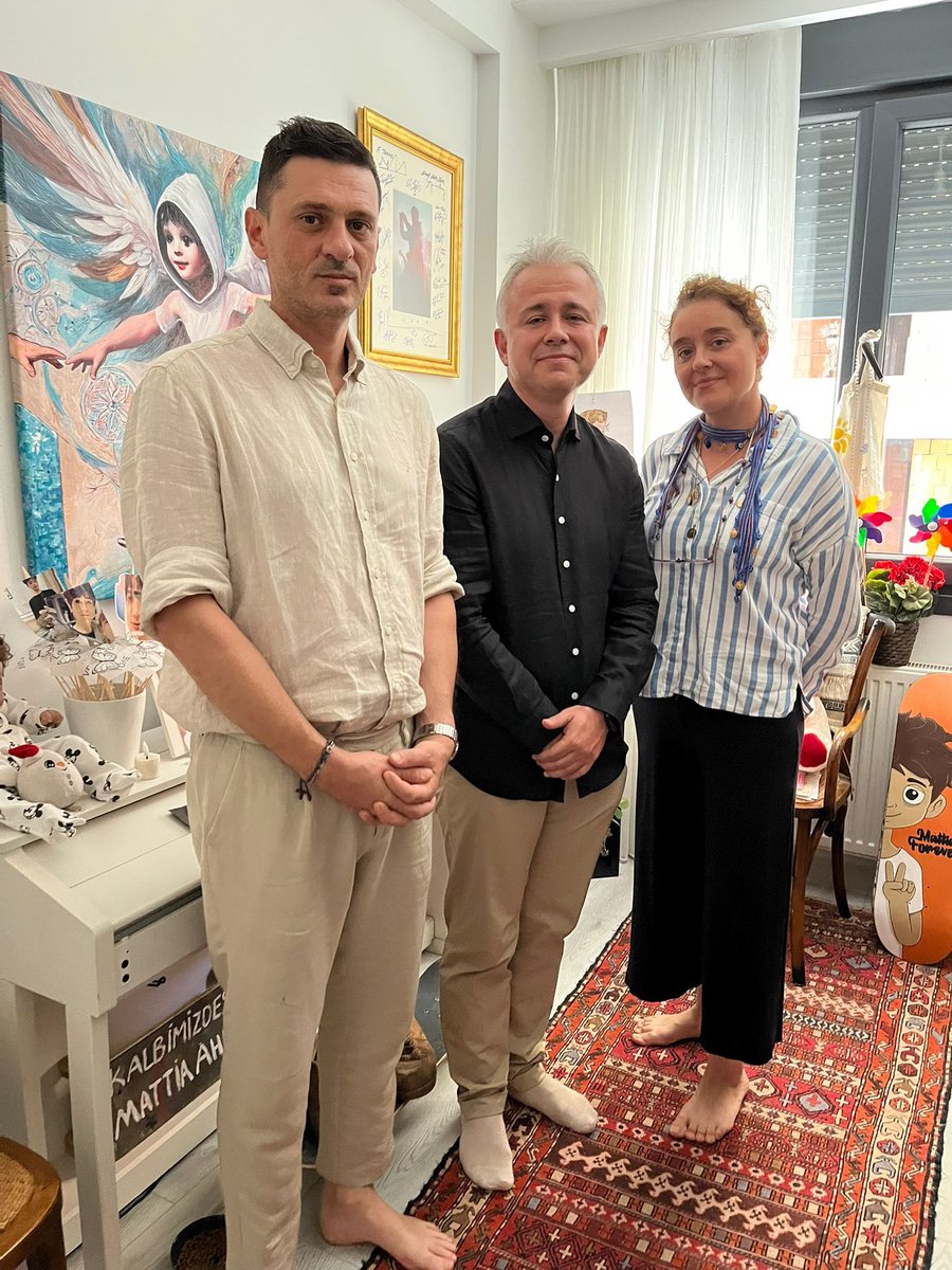 Ersan Barkın (@ersanbarkinn) on Twitter photo Evladımız Ahmet’i kaybettiğimiz günden bu yana olduğu gibi bugün de, her durum ve koşulda birlikte olduğumuzu ailemizle paylaştık. Mattia Ahmet’in davası sayın <a href="/YMinguzzi78568/">Yasemin Minguzzi</a> direnciyle “suça sürüklenen çocuk” kavramının belli suçlar ve yaş aralığı bakımından sorgulanacağı bir Evladımız Ahmet’i kaybettiğimiz günden bu yana olduğu gibi bugün de, her durum ve koşulda birlikte olduğumuzu ailemizle paylaştık. Mattia Ahmet’in davası sayın <a href="/YMinguzzi78568/">Yasemin Minguzzi</a> direnciyle “suça sürüklenen çocuk” kavramının belli suçlar ve yaş aralığı bakımından sorgulanacağı bir