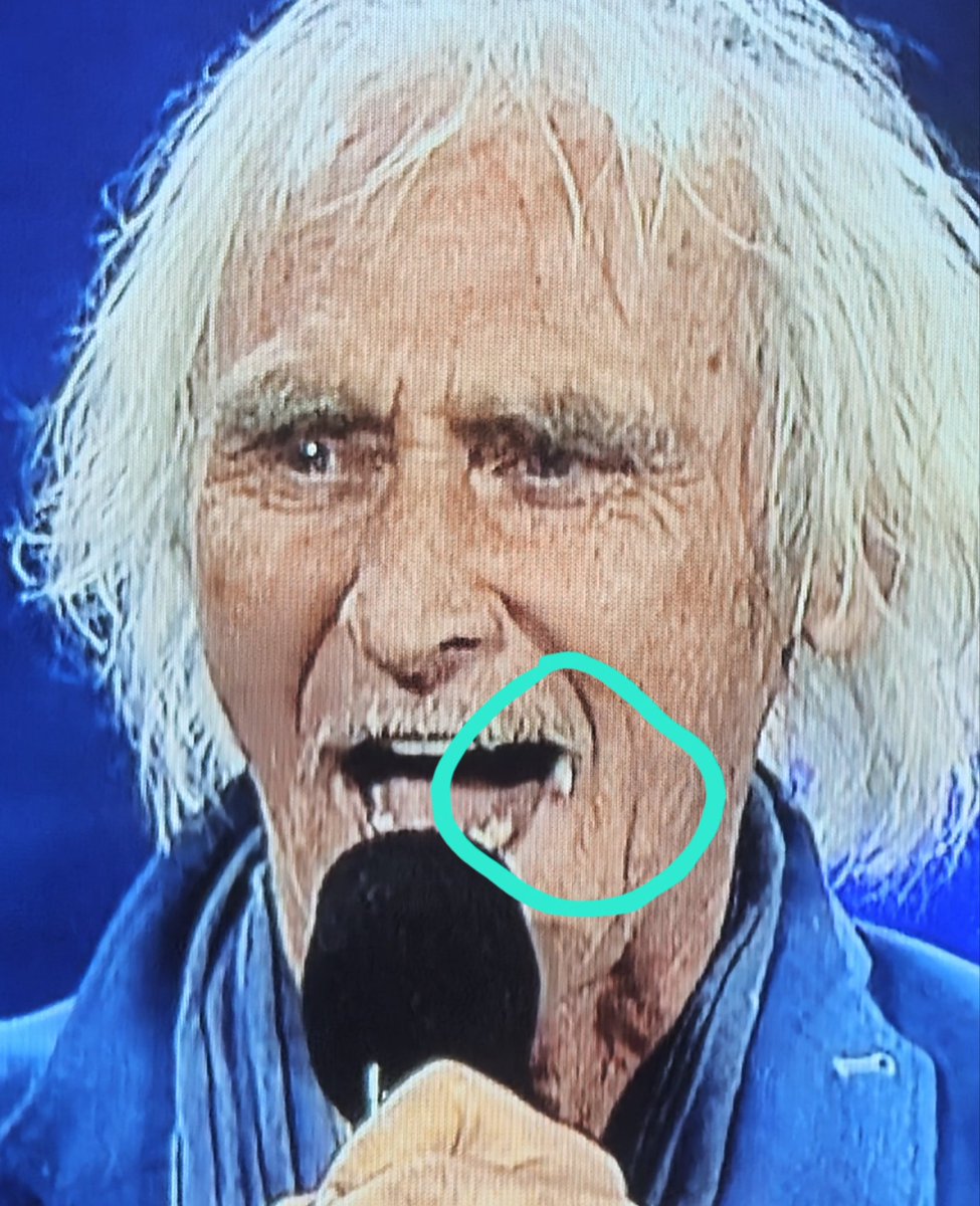 A ten opluty, stary, nieśmieszny dziad, to długo będzie jeszcze się kompromitował???
Straszne rzeczy.