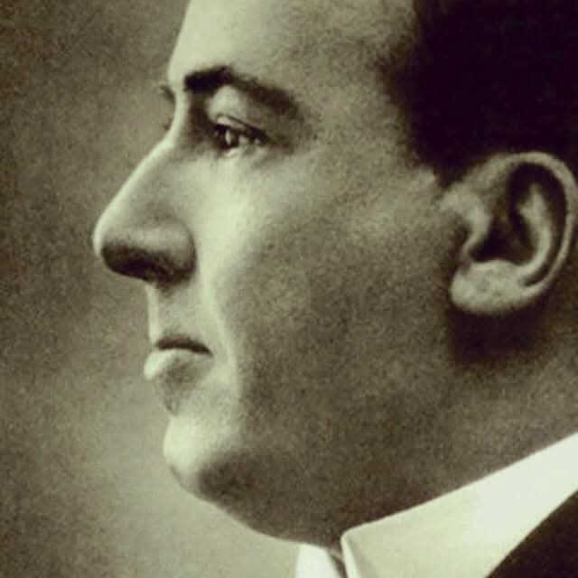 ecorepublicano's tweet image. Hace exactamente 150 años, el 26 de julio de 1875, nació en Sevilla el poeta Antonio Machado: «El arma más destructiva que utiliza el fascismo es la mentira».