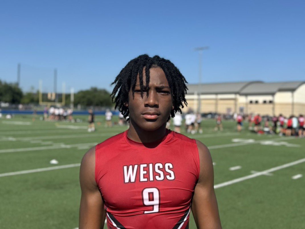 The latest in 2027 four-star WR Tre Moore recruitment as it starts to heat up. 

The latest in his recruitment after taking with <a href="/Tremoore_1/">Tre Moore</a> 

READ-&gt; (Premium members) patreon.com/posts/recruiti…