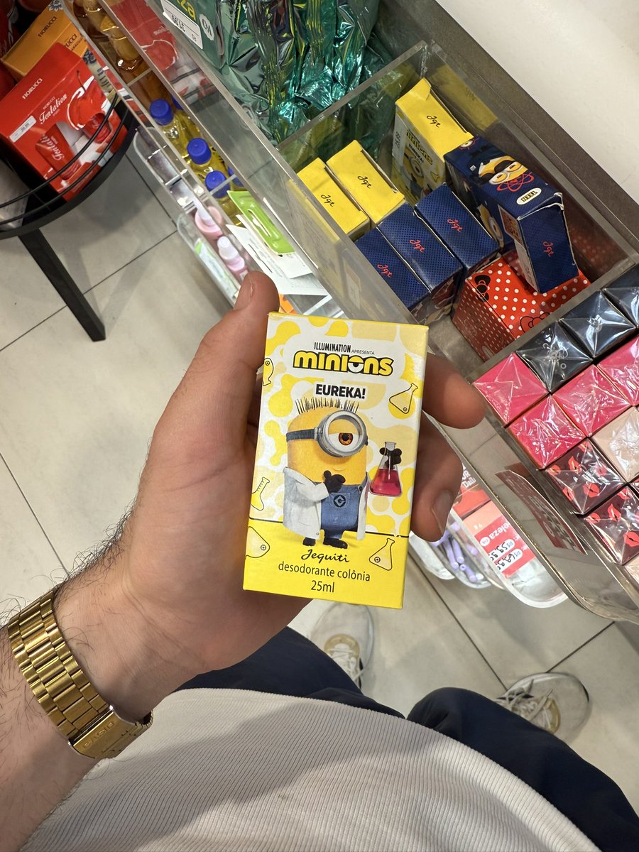 xbrenor's tweet image. quem me encontrar hoje saiba que estarei exalando minions eureka