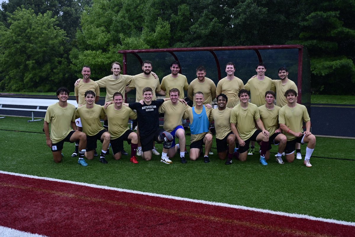 EdgemediaPro's tweet image. ⚽️⚽️⚽️⚽️ Crusader Soccer Alumni | They still got it, whatever “IT” is!! Thank you Alumni #Rollwood @Crusaders_ATH @EdgewoodHSMad