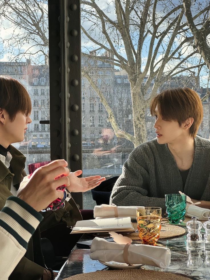 536_ryu's tweet image. If this world were mine
I'd give you the flowers, the birds, and the bees
And with your love beside me
That would be all I need if this world were mine