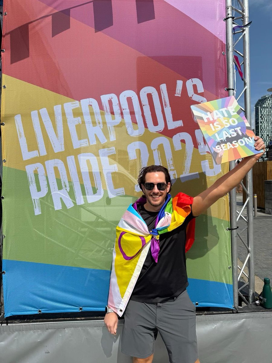 isthisisdavid's tweet image. Marched with Pride in Liverpool 🏳️🌈
Huge thanks @SahirHouse for saving it 🙏
We need Pride more than ever. Labour have shelved GRA reform, backed the Supreme Court ruling defining “woman” by biology only, & continue to sideline trans voices.
Protect the dolls ✌️💖 @LiverLibDems