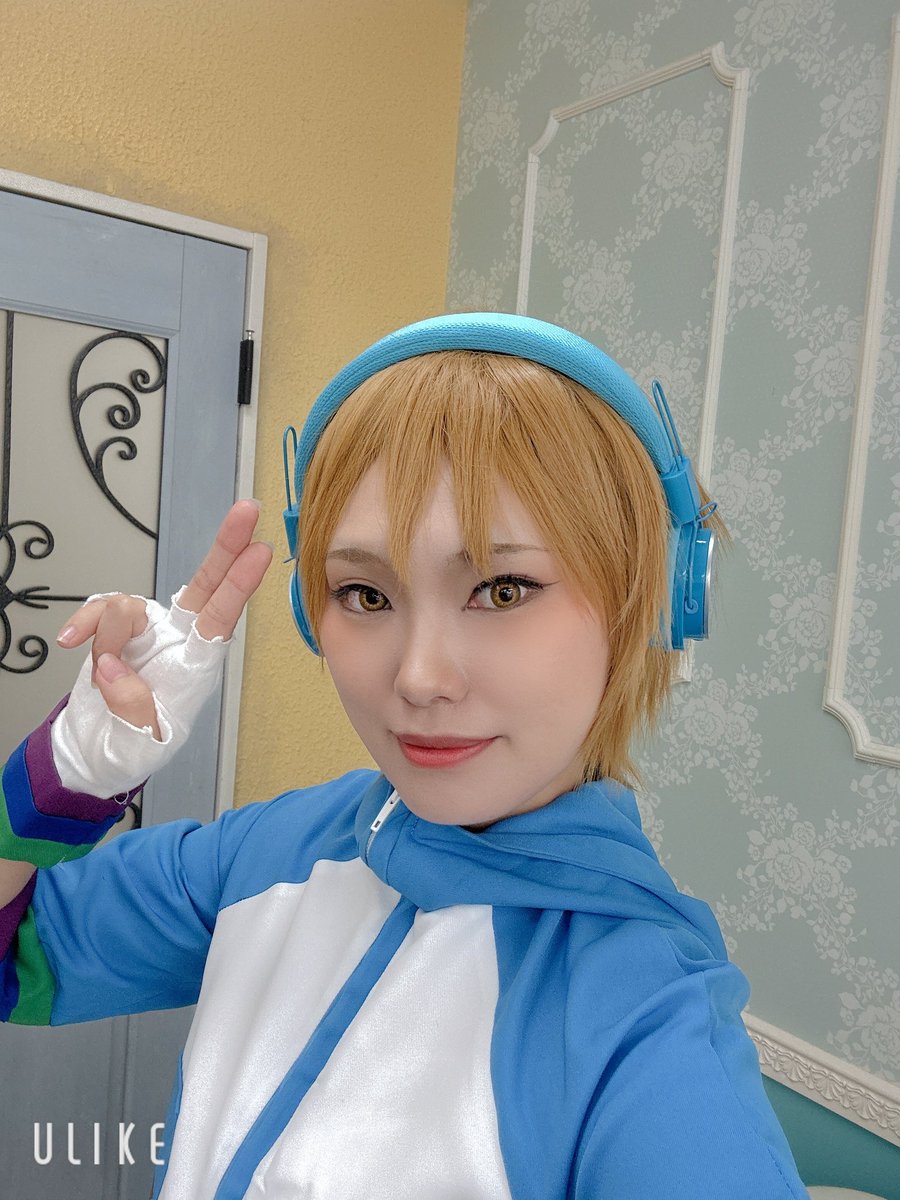 8年ぶりの無限ハグ合わせ！
背の順ナンバー14番のヒロでした。
非常におもろかったです。、
#無限ハグ2025