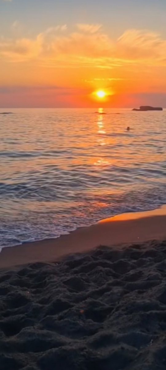 CiraAccardo's tweet image. La luce dell' anima è più potente del buio che ci circonda.... buona serata 🌼