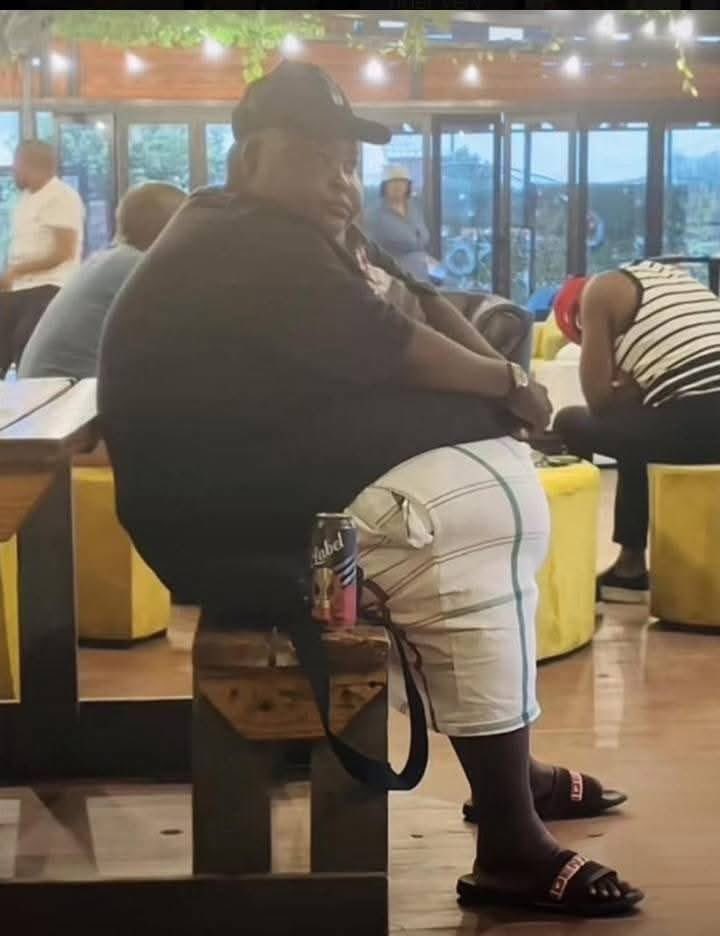 Zani_Baccaria's tweet image. Floyd thinking about the food and baddies he was supposed to chow today. 😭
#EFFTurns12