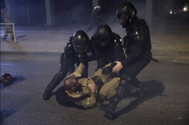 stergiosale's tweet image. Σε κάθε #φωτιά θα σας υπενθυμίζω το ξύλο των ΜΑΤ στους πυρόσβεστες.
#πυρκαγιά #Κρυονερι #Εύβοια