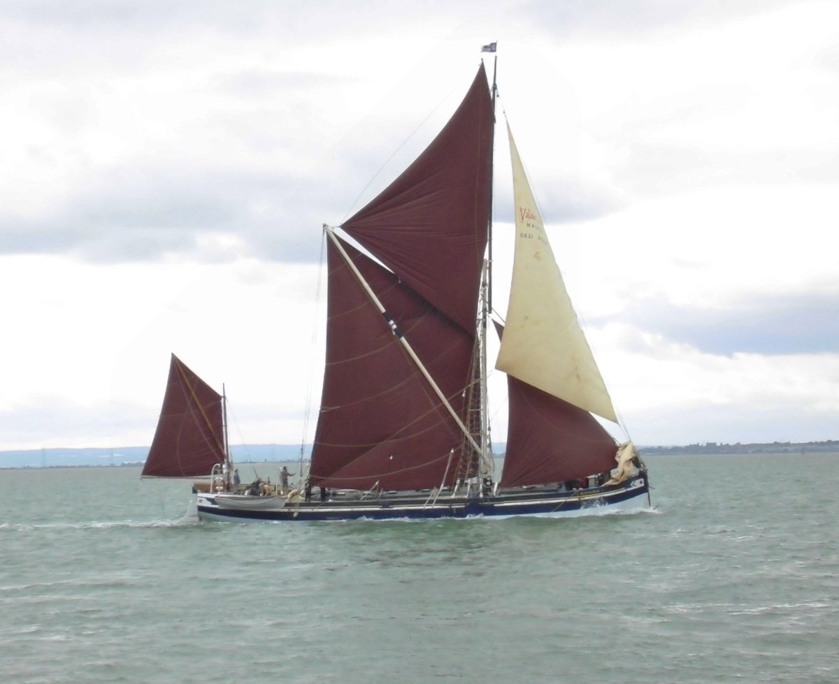 Ruth Barnes (@hentastic1) on Twitter photo Another race attendee Edith May built 1906 Harwich Essex, carried mainly grain between Yarmouth and London. Fully restored in 1999 by Geoff Gransden <a href="/thamesbarge/">bargetrust.org</a> Another race attendee Edith May built 1906 Harwich Essex, carried mainly grain between Yarmouth and London. Fully restored in 1999 by Geoff Gransden <a href="/thamesbarge/">bargetrust.org</a>