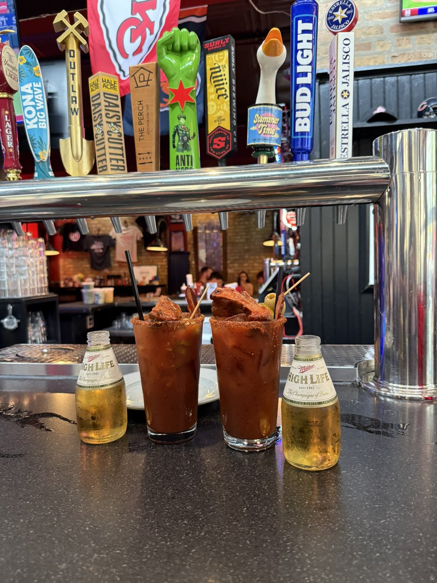 ron_greisch's tweet image. Chicago friends….this is a solid bloody! Soo good! #undisclosed location w @n_greisch @chicagobars @WestLoopTom @mattstegman @mattlindner @MailmanJack65 @CheapSeats411