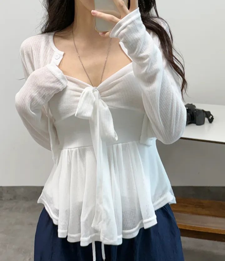 iamlux_givemecs's tweet image. 그렇게 또 일하면서 번 돈으로
일할 때 입은 옷을 샀다고 한다.

아니 근데 너무 내 스타일이잖아.....