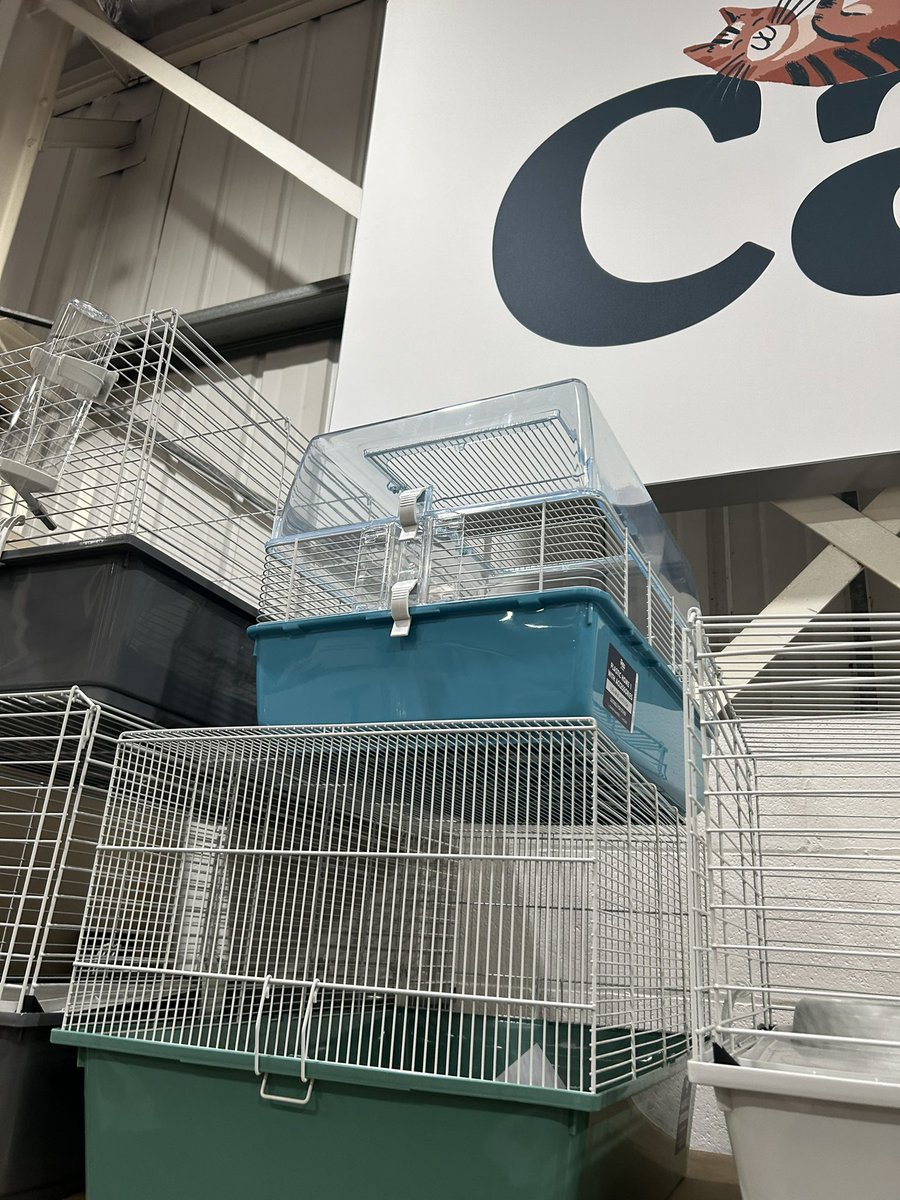 leythdave's tweet image. See the top cage here? This was sold along with 4! Hamsters at middlebrook @PetsatHome yesterday. 
They are extra strict or don’t care, which one is it? To quote the Rhyl  store, THEY WILL DIE!!! If kept together in this little cage that ain’t even suitable for 1 dwarf. 😭😭😭