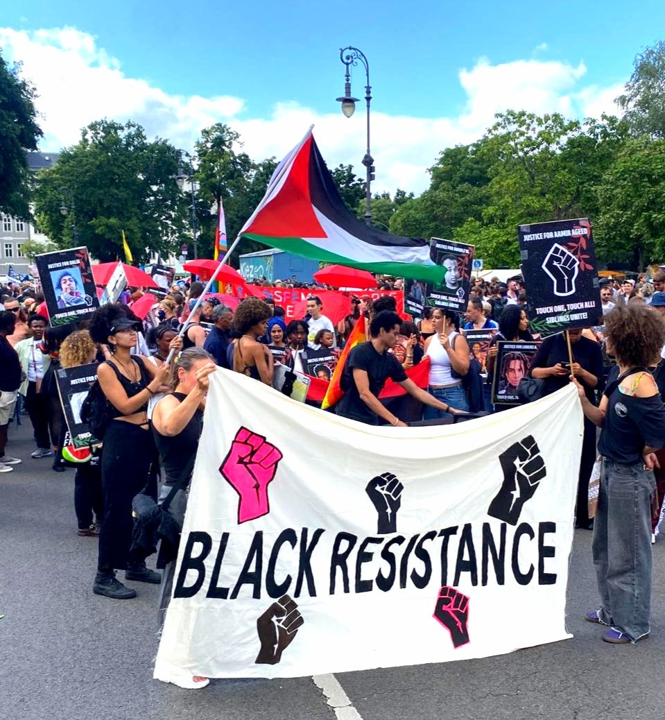 Sentiido's tweet image. 🏳️‍🌈🏳️‍⚧️Pride en Berlín, Alemania 💜🫶🏾💪🏾