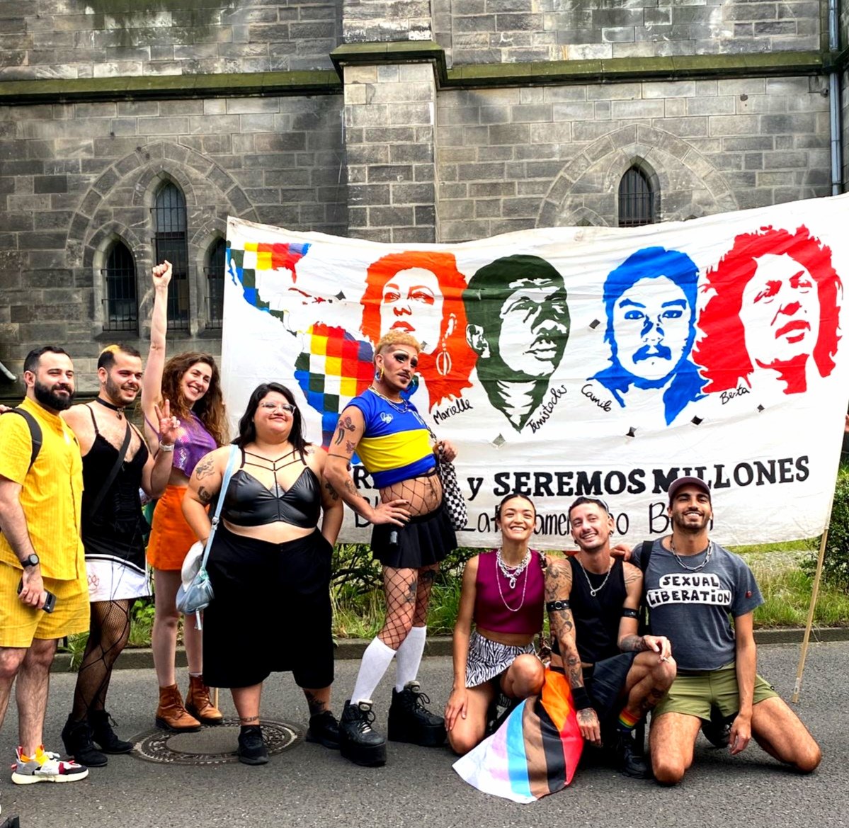 Sentiido's tweet image. 🏳️‍🌈🏳️‍⚧️Pride en Berlín, Alemania 💜🫶🏾💪🏾