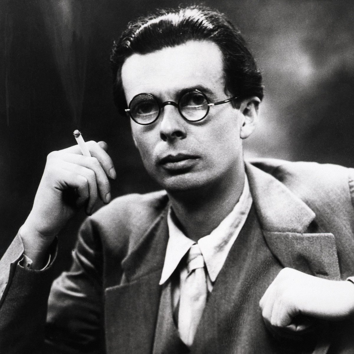 paolabest64's tweet image. 📌 IL 26 Luglio 1894 nasce #AldousHuxley
(m .1963)
•l'Opera per cui è più conosciuto è "Brave New World" (IL Mondo Nuovo). Una Cupa Visione Distopica del Futuro, ampiamente considerato uno dei più Grandi Romanzi del XX secolo•
....Ecco, ci siamo in quel Mondo ! 🤦🏻♀️💢