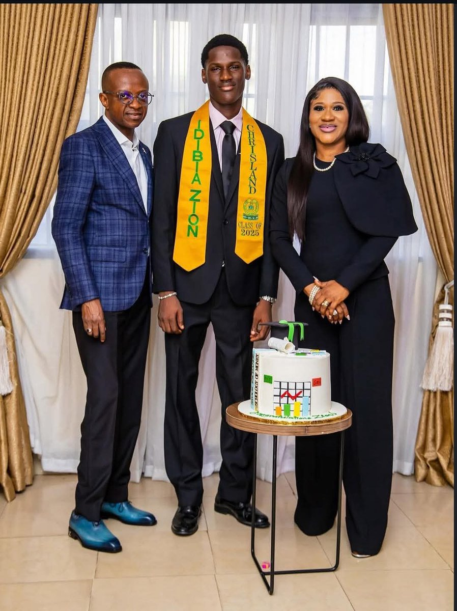 iamAbode's tweet image. 2Face Idibia and Sunmbo Adeoye&apos;s son graduated.
