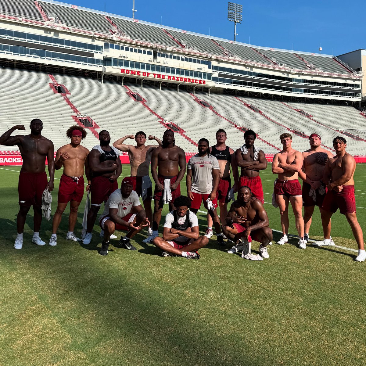 Bsowders48's tweet image. 🐗 WEEK 8 SPEED HOGS 🐗
📈📈📈
Proud of our TEAM and the consistent WORK they have put in all summer. Several guys not pictured that PR’d for our last Team Run.
#ETH
