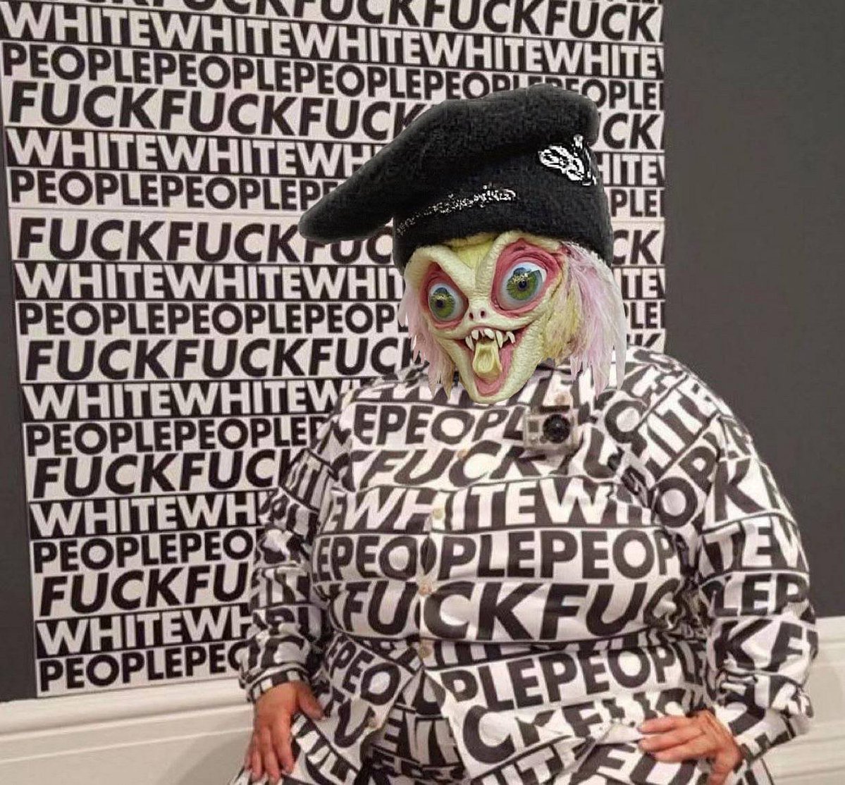 0xBorisBritva's tweet image. post-quantum menopause protocol activated
neural tastebuds fully synced with $VAJ COIN 🍓⛓️🧠
tongue-staked, skull-baked, liquidity fermented in subcutaneous farms
🥩🧃 your beef is now digital
hyperbolic asymmetry meets alien kitchen core