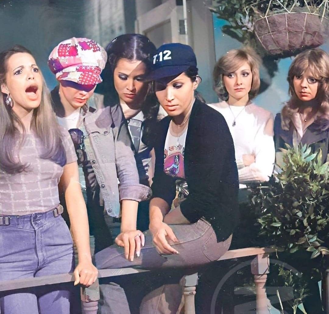 juanborrelli's tweet image. Linda fotografía de colección, muy gratos recuerdos, 1976, RCTV. Teleserie. &quot;:A millón muchachos &quot; La gráfica es para el Dr @AJMundarain, mi buen amigo, dirigirá el debate. Disponga ud de la misma. Bellas y talentosas damas, íconos y orgullo de Venezuela. ¿De quiénes se trata?