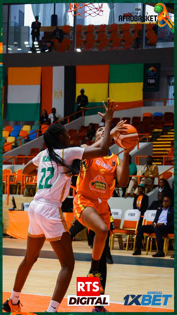 RTS1_Senegal's tweet image. 🏀 AFROBASKET ABIDJAN 2025
📸En s’imposant avec autorité face à la Guinée (92-48) à Abidjan, l’équipe nationale féminine de basketball a marqué les esprits, sous la présence de la ministre Jeunesse, des Sports et de la Culture, @Khadydienegaye.