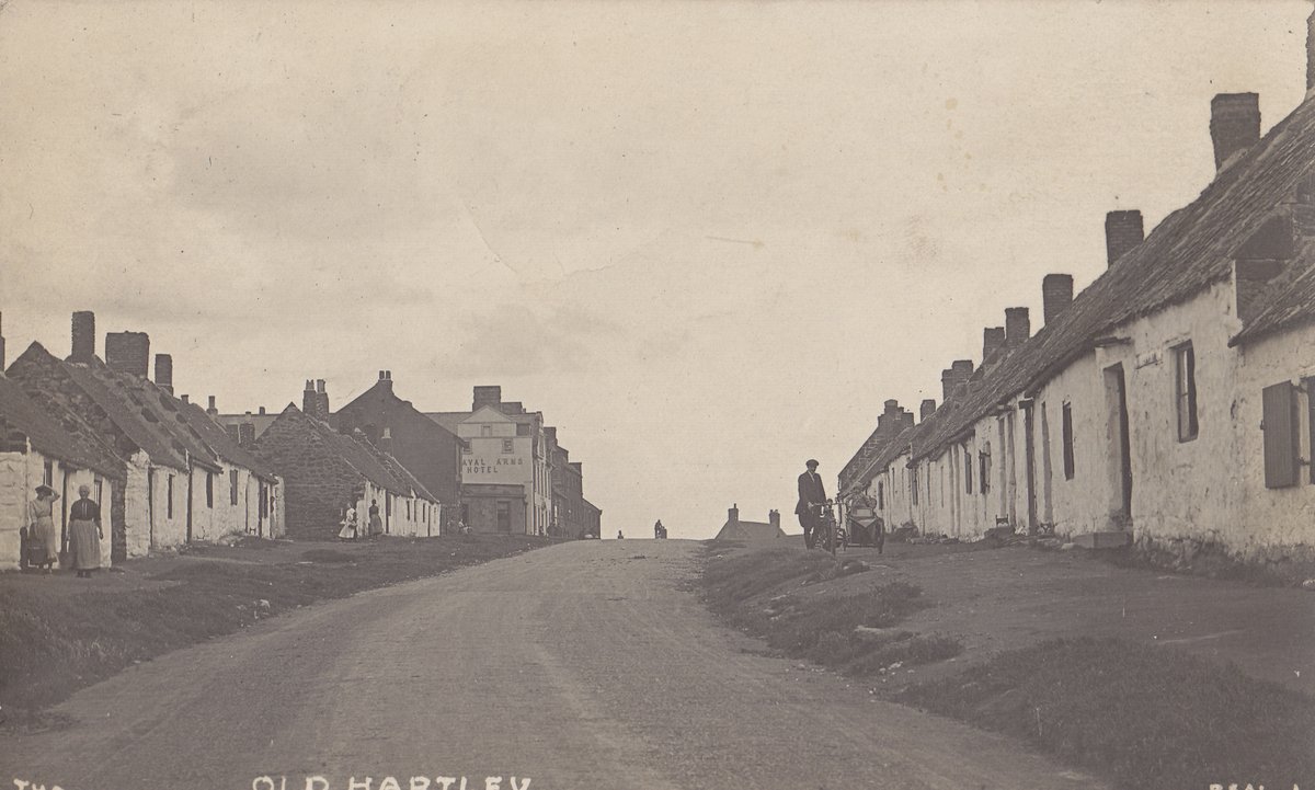 billy6715's tweet image. The west end of Old Hartley village, near Seaton Sluice with the Delaval Arms & Black Bull public houses in the distance c1915.