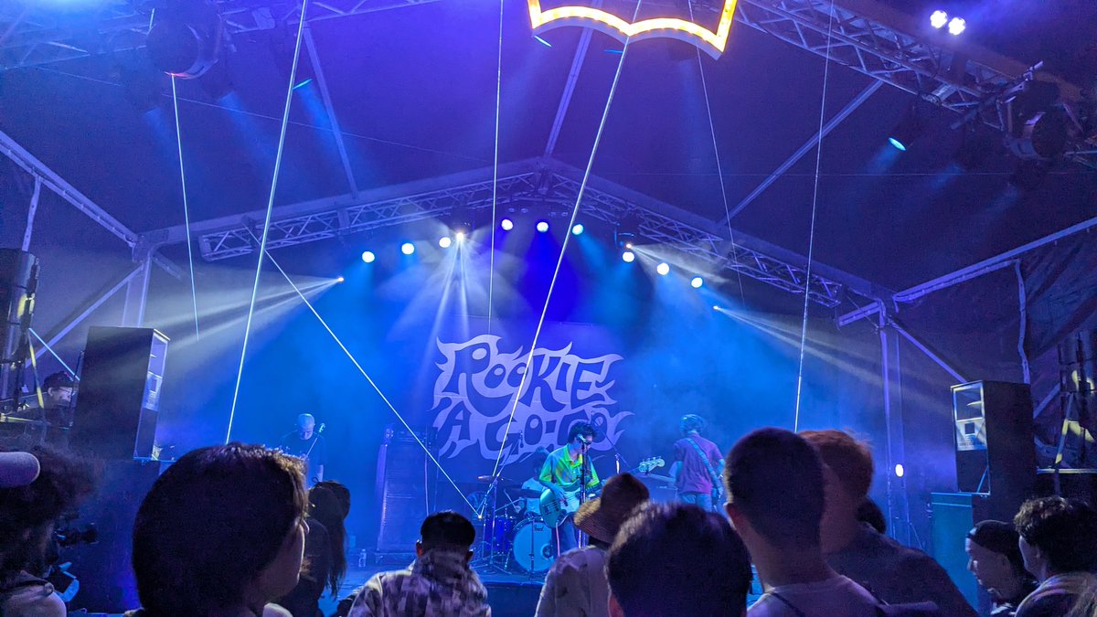 TK_1m_dw's tweet image. DOGO @ ROOKIE A GO-GO おもっクソ尖った音と狂気性と謎でフロアにガチめにヤバい方のカオスを発生させるヤバいバンドだった!ポーカルに浅井健一感!