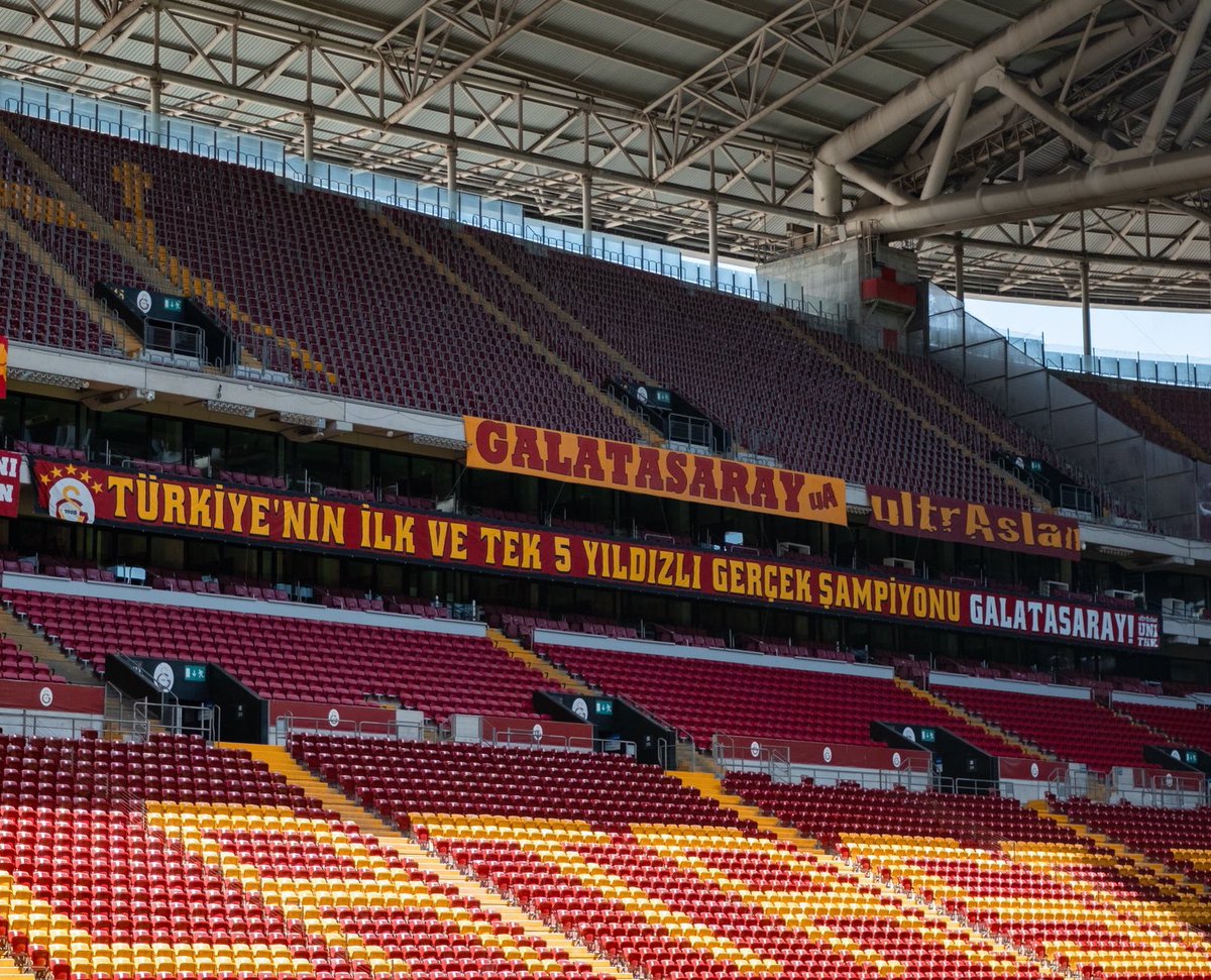 ultrAslan's tweet image. TÜRKİYE’NİN İLK VE TEK 5 YILDIZLI GERÇEK ŞAMPİYONU SAHAYA ÇIKIYOR!