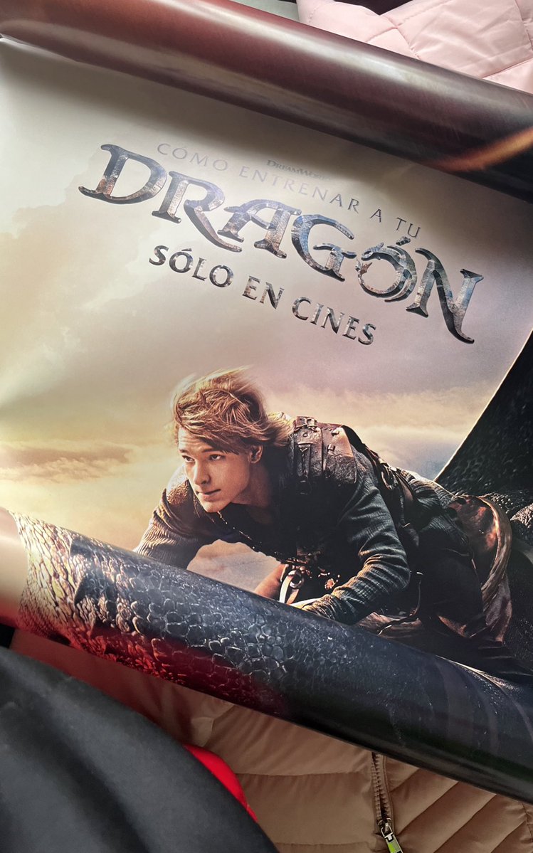 Hiccstrid_arg's tweet image. FINALLY I HAVE IT! The great thing about having a movie theater in the neighborhood is that I get the original posters :))