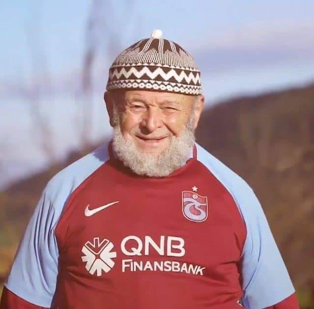 Trabzonspor, Orta Saha İçin Ahmet Kırcı'yı gündemine aldı.

#Trabzonspor