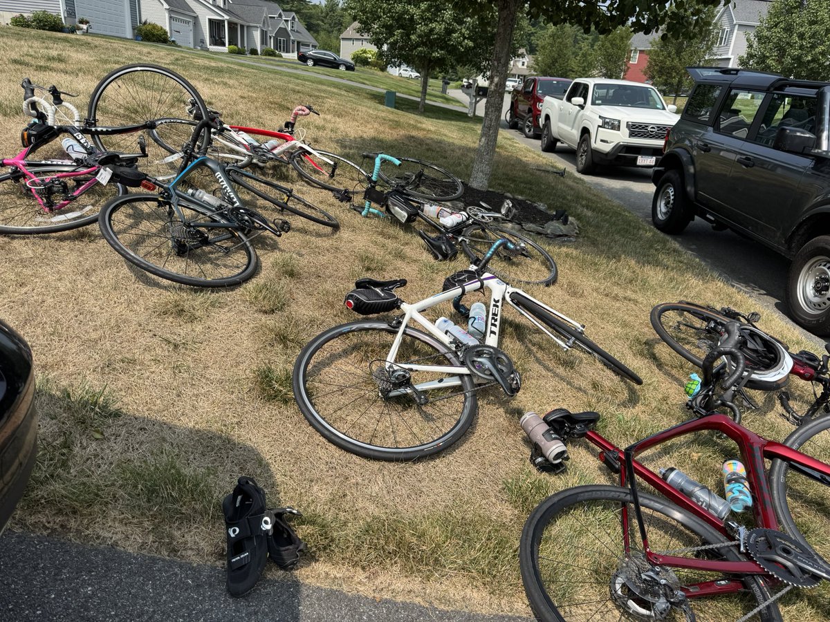 teamjakerides's tweet image. Getting those last @PanMass training miles!