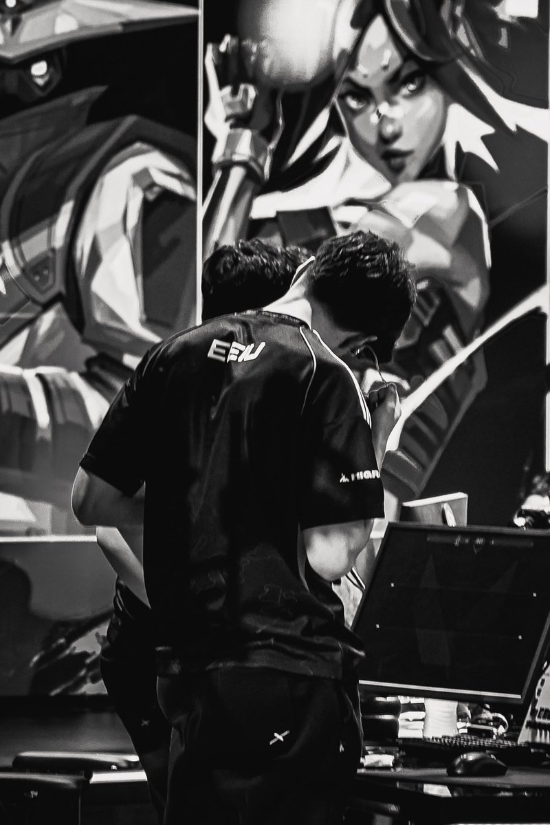 K3vin_L1N's tweet image. One Man, One Plan, One Heist 
@100T_VAL 

Vamos Contra @KRUesports hoy. 

#VCTAmericas #Riotgames #Esports