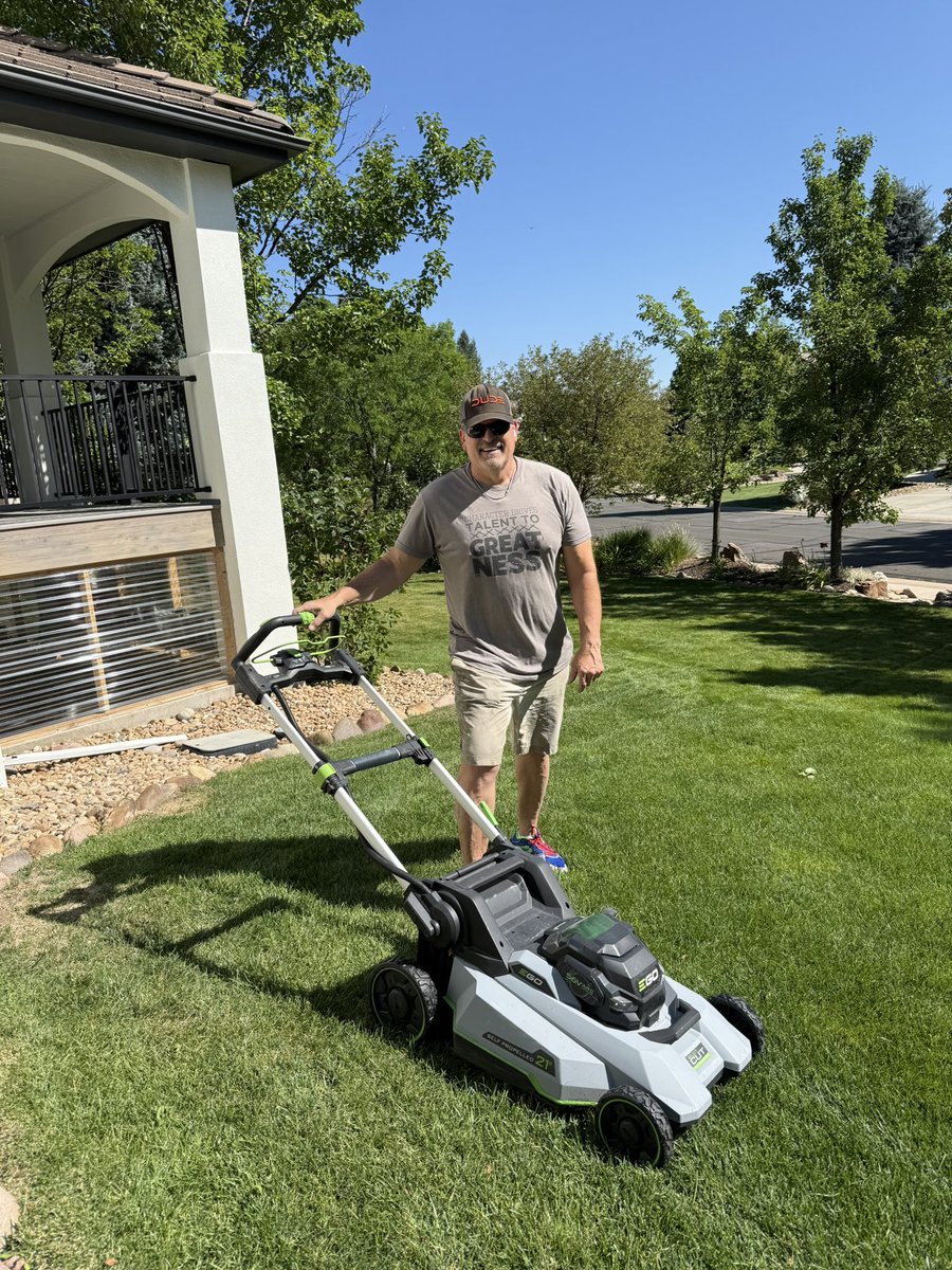 markschlereth's tweet image. Daddy’s home! First time I’ve mowed in 11 months! Sometimes getting canned has its benefits! All joking aside take a little time today to be grateful for what you have and not what you don’t have!