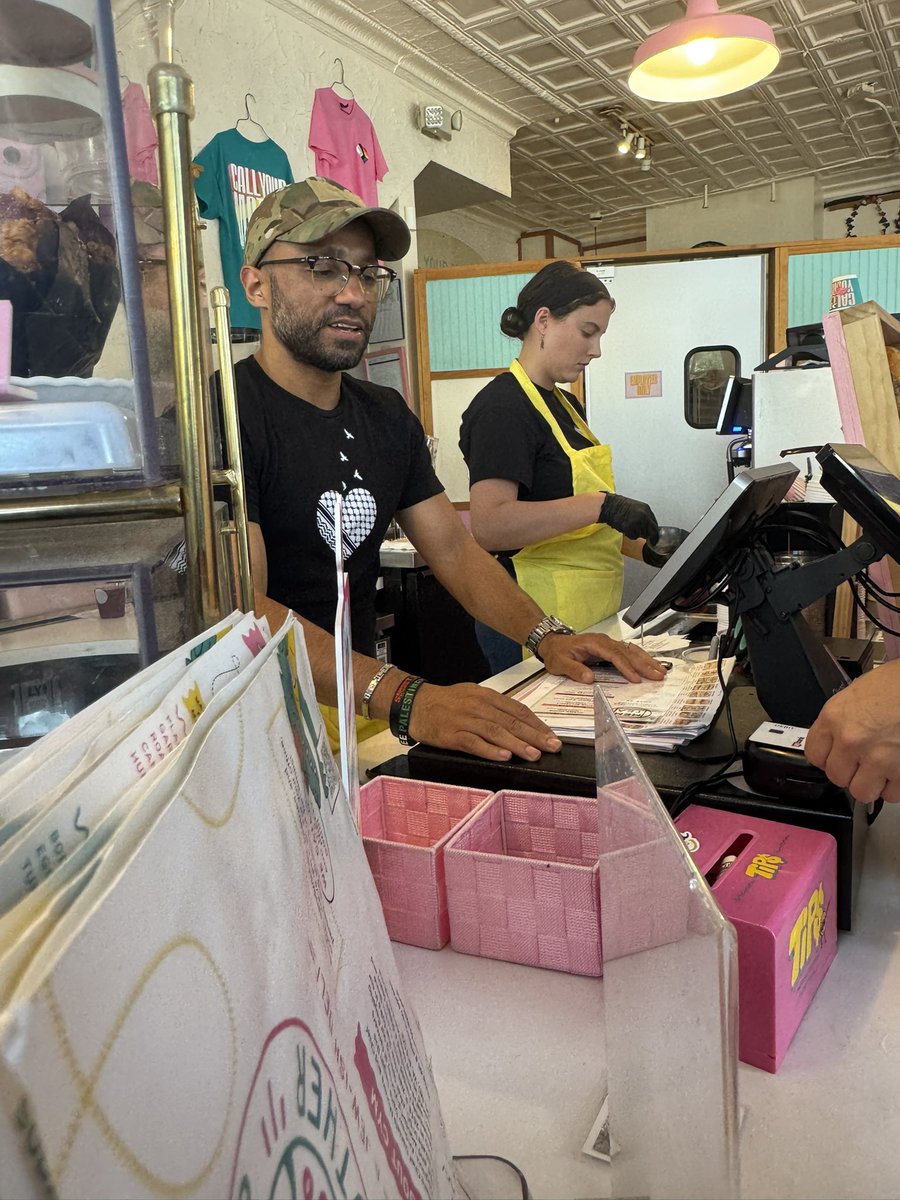 realmkaminsky's tweet image. You will not believe this ‼️‼️
Call Your Mother Deli — a “Jew-ish Deli” in Georgetown is openly supporting terr0rism without even hiding it. Their employee “Mike F” feels it’s his responsibility to visibly show support with his terr0rist memorabilia with every customer who walks…