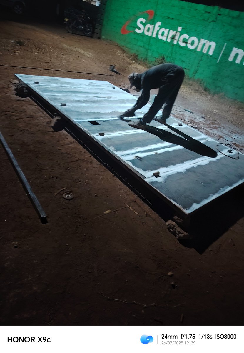 Chumafinest's tweet image. Hakuna simiti kulala version of steel fabrication #JengaNasi