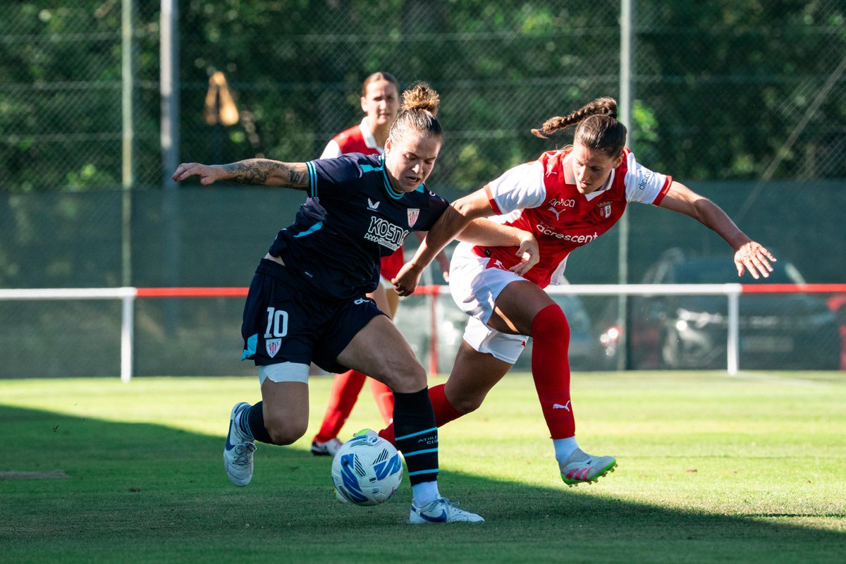 AthleticClubFem's tweet image. βΈοΈ ATSEDENALDIA I DESCANSO
El gol de Oihana adelanta a las leonas en Bembimbre.
Harrobiko jokalaria oso adi egon da area txikian lehen gola egiteko.
1-0 I #AthleticSCBraga #AthleticClub π¦
