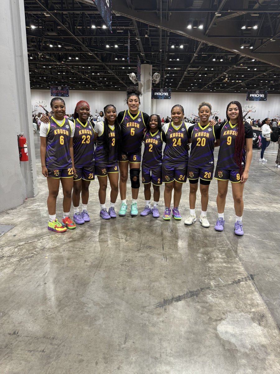 Krush405's tweet image. Krush Queens are 2-0 headed into bracket play! Let’s go!!!