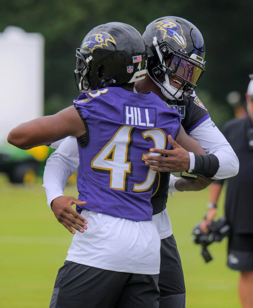 samdcohn's tweet image. Ravens hit the field in under an hour for training camp practice No. 4. Some reading material, if you're into that kind of thing...
👀Camp observations: tinyurl.com/32yd83n6
🕺Vibes guy Jaire Alexander, via @brianwacker1: tinyurl.com/2f2dauyk
⏰KVN: tinyurl.com/8y36a9u6
