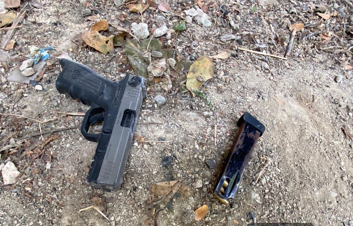 FFAAECUADOR's tweet image. Presunto integrante de grupo armado fue aprehendido en Manabí

Durante operaciones de ámbito interno las Fuerzas Armadas del Ecuador, a través del Bloque de Seguridad, aprehendieron a un presunto integrante de un grupo armado organizado en el sector San Pablo del cantón…
