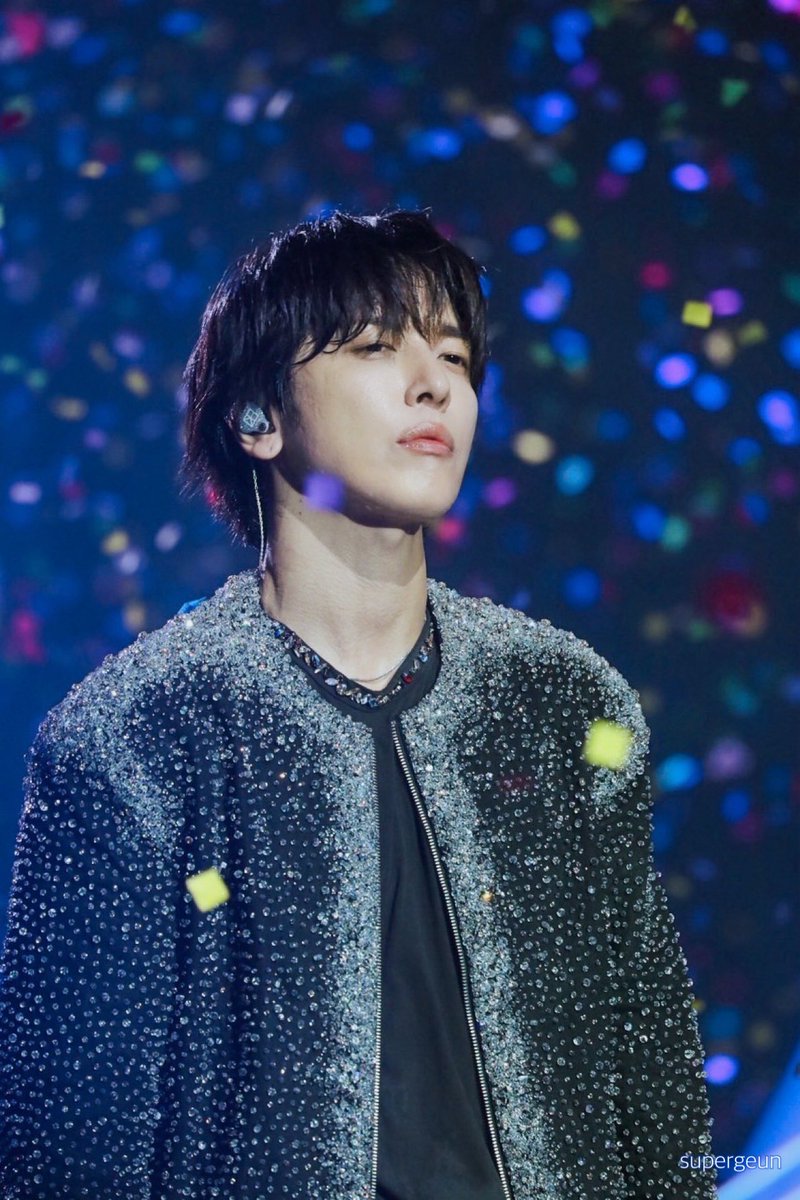 supergeun's tweet image. 2025 JUNG YONG HWA LIVE ‘Director’s Cut : Our Fine Days’ Day3

💙

#정용화 #JUNGYONGHWA #One_Fine_Day #One_Last_Day #Our_Fine_Days