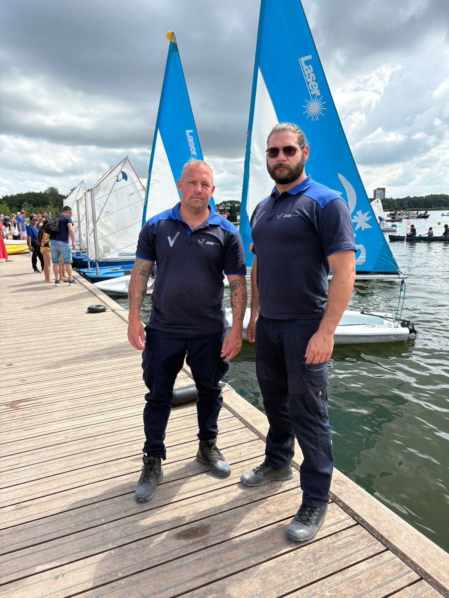 Ook tijdens de zomerse dagen blijven onze beveiligers van de <a href="/JMBgroep/">JMB Groep BV</a> actief en scherp.
Van objectbeveiliging tot persoonsbegeleiding en evenementen onze professionals staan klaar, elke dag opnieuw.

Namens het hele team wensen wij u een fijn weekend. #beveiliging #Security
