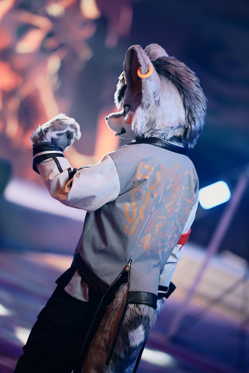LYKOS_42's tweet image. #FursuitFriday  Vol.2

还是新衣服！
Still the new jacket!

📷：@DreameoL85783