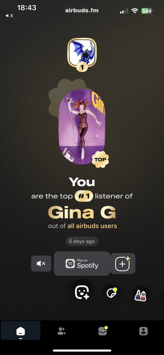 _probka's tweet image. has she really fallen off that hard or do gen xers just not use airbuds