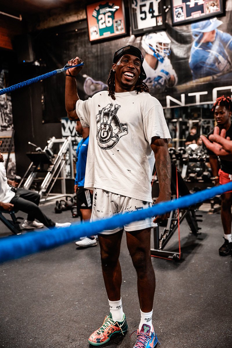 TFordFSP's tweet image. From CFP National champs, NFL First round picks, Super Bowl Champs, NFL All Pros, Future Hall of Famers, some of the fastest guys to run at the NFL Combine in their position groups, multiple guys on current nfl rosters, hundreds of guys we have helped play in college. I can…