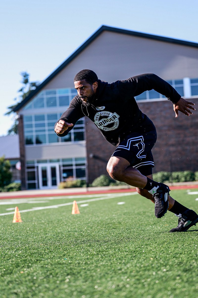 TFordFSP's tweet image. From CFP National champs, NFL First round picks, Super Bowl Champs, NFL All Pros, Future Hall of Famers, some of the fastest guys to run at the NFL Combine in their position groups, multiple guys on current nfl rosters, hundreds of guys we have helped play in college. I can…