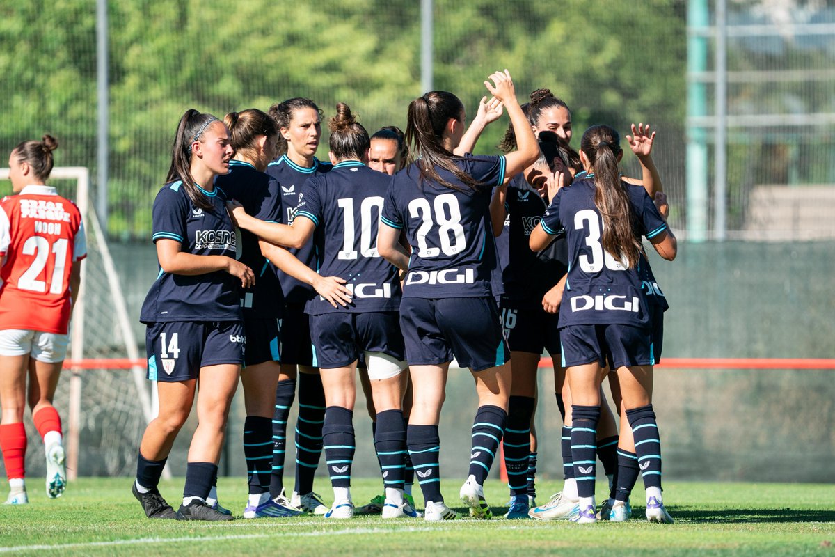 AthleticClubFem's tweet image. βΈοΈ ATSEDENALDIA I DESCANSO
El gol de Oihana adelanta a las leonas en Bembimbre.
Harrobiko jokalaria oso adi egon da area txikian lehen gola egiteko.
1-0 I #AthleticSCBraga #AthleticClub π¦