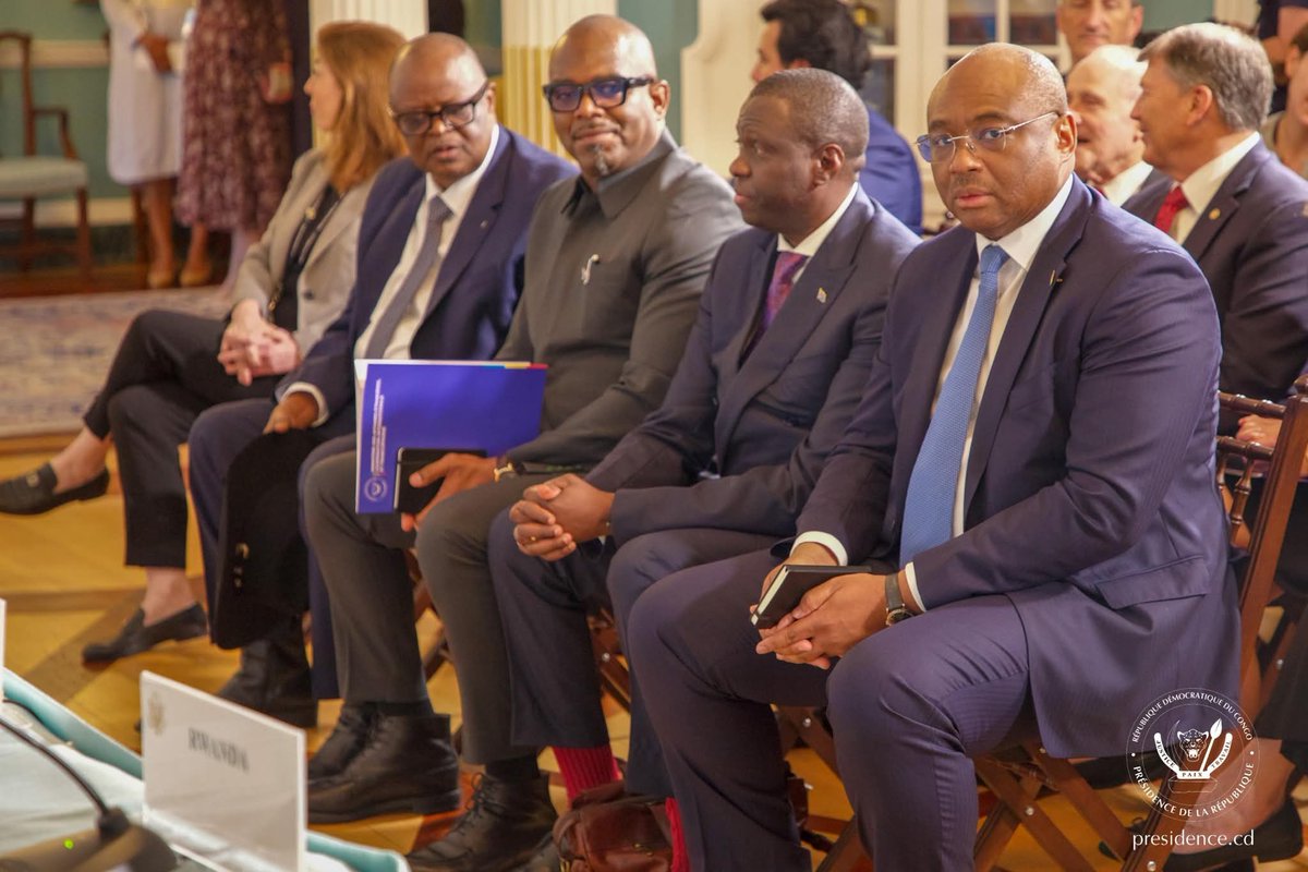 🇨🇩 André Wameso : un choix stratégique du Président pour diriger la Banque Centrale du Congo.

Il ne s'agit pas d'un simple remplacement, mais d’un signal politique fort. 
En nommant André Wameso gouverneur de la Banque Centrale du Congo, le Président Félix Tshisekedi a placé à