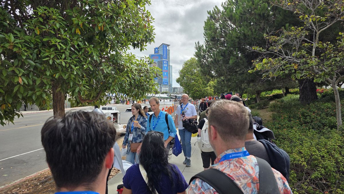 RobSWhiteside's tweet image. Happy Saturday from the back of the line. #SDCC2025 #SDCC25